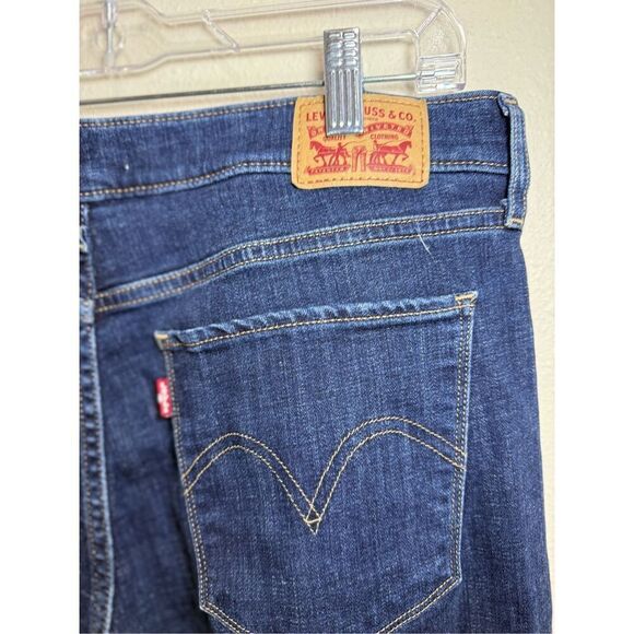 Levi’s Classic Straight Leg Jean Dark Blue Women’s Size 32 - Picture 3 of 6